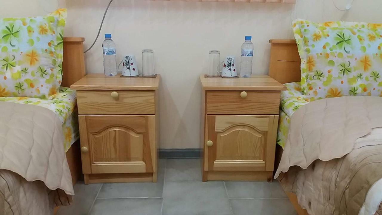 Нощувки Ботеви 슈멘 외부 사진